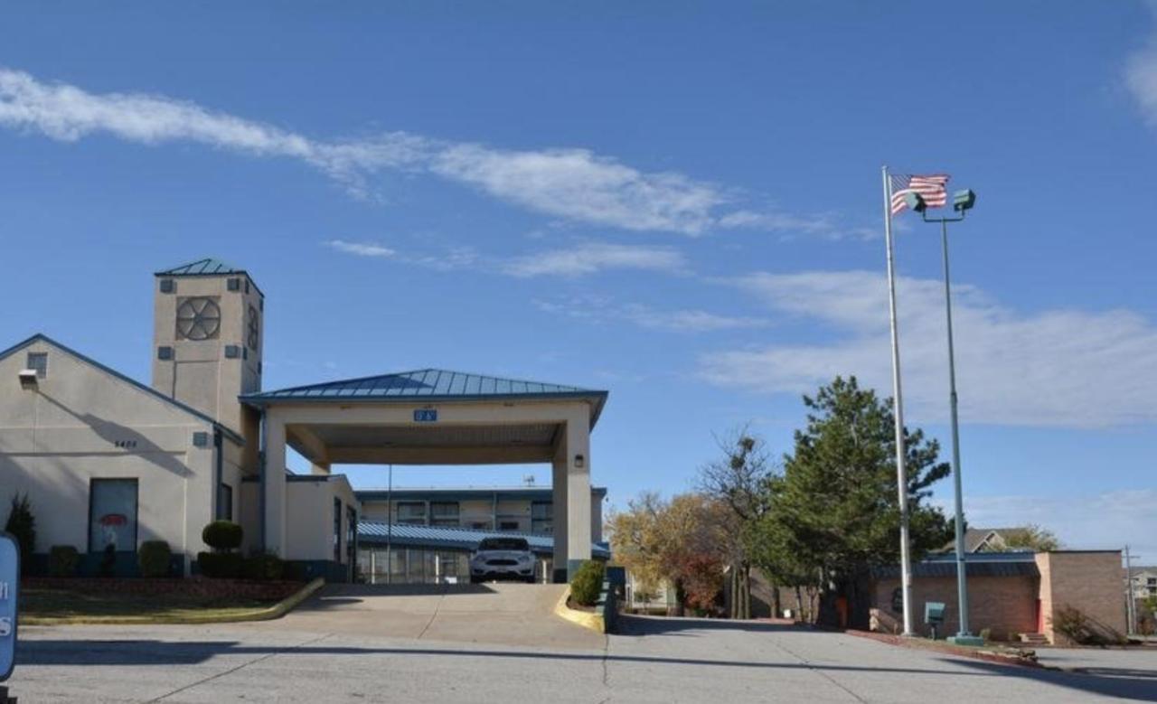 Ok Hotel Oklahoma City Bagian luar foto