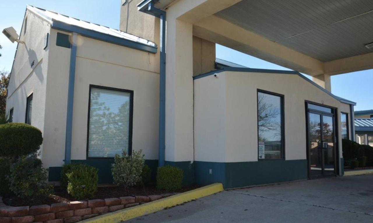 Ok Hotel Oklahoma City Bagian luar foto
